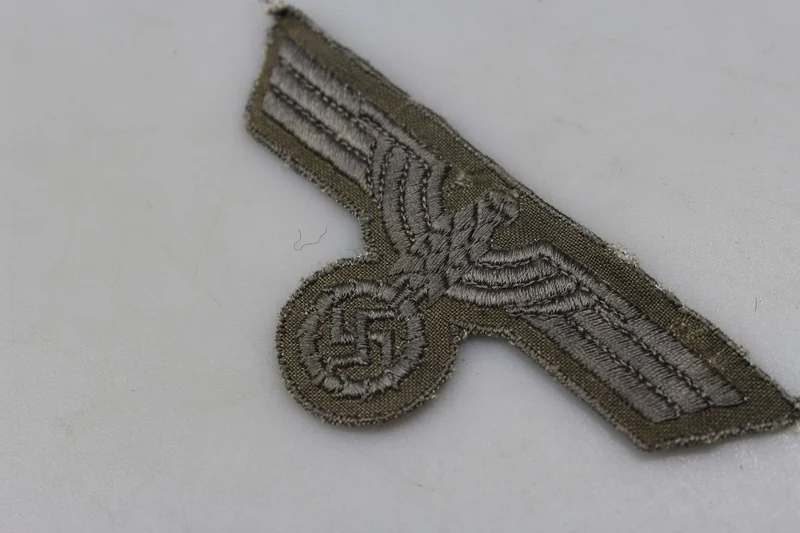 Heer-Brustadler aus dem späten Krieg