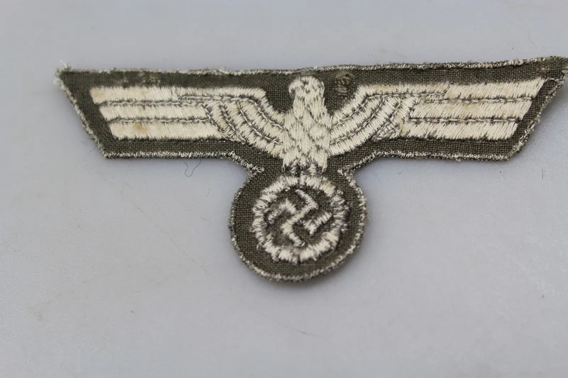 Heer-Brustadler aus dem späten Krieg