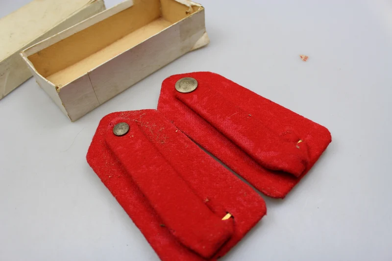 Schulterpolster M.34 mit goldener Platte