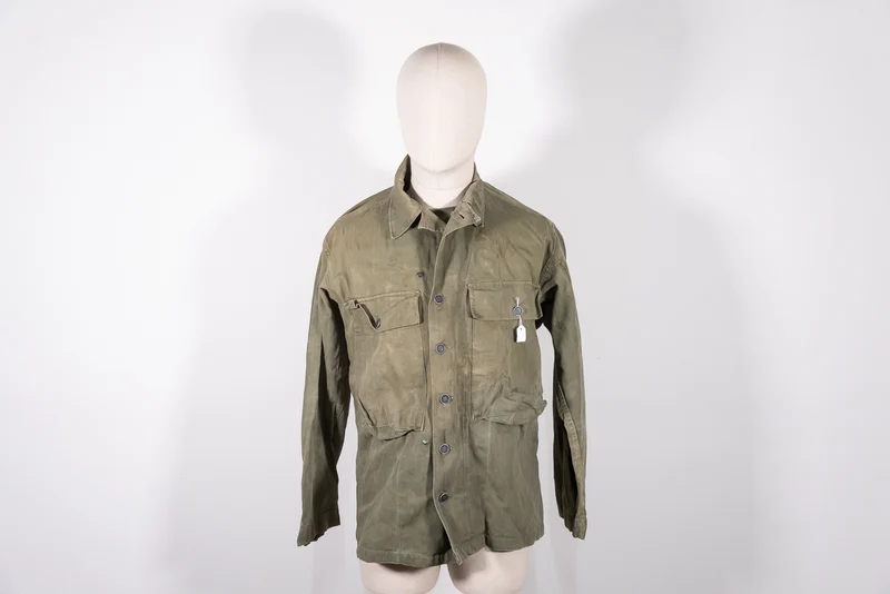 HTB-Shirt der US-Armee aus dem 2. Weltkrieg