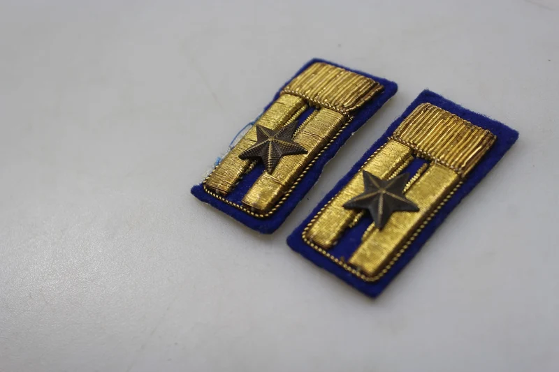 Paar Abzeichen für Generalstabsoffiziere des REI aus dem 2. Weltkrieg