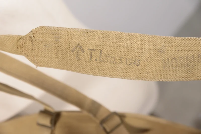 Englische Brusttasche aus dem 2. Weltkrieg