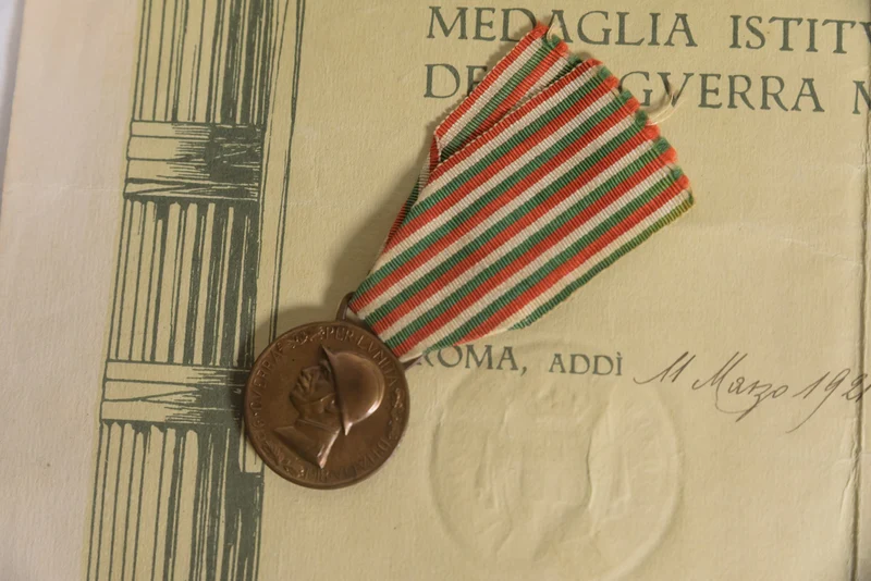 WW1 "Minted from Enemy Bronze" Medaille mit Zertifikat