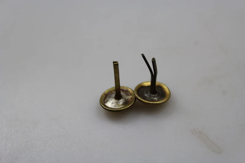 Paar Knöpfe für die Offiziersmütze M.34 Bersaglieri REI