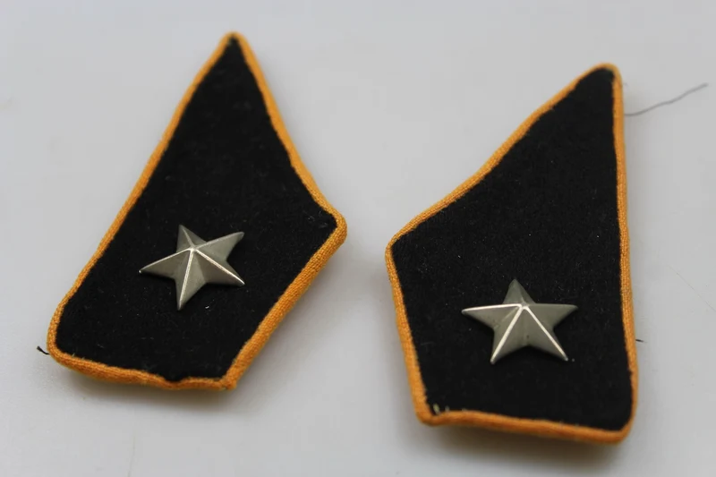 Ein Paar M.34-Artillerie-Schulterriemen von REI aus den 30er Jahren