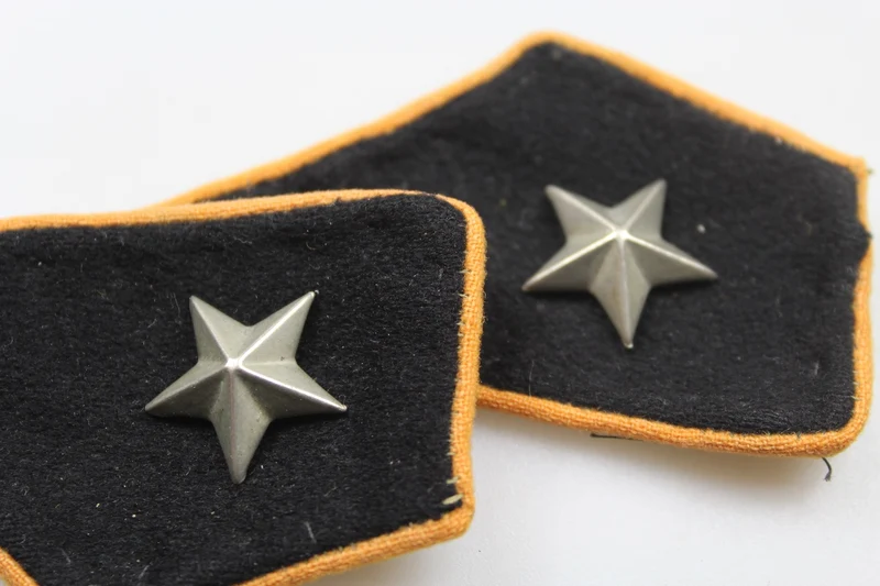 Ein Paar M.34-Artillerie-Schulterriemen von REI aus den 30er Jahren