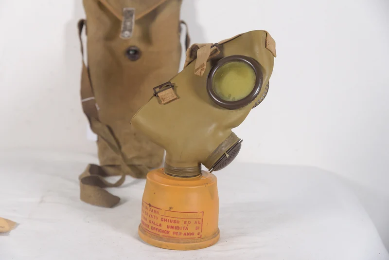 Pirelli 35 -REI WW 2 Gasmaske
