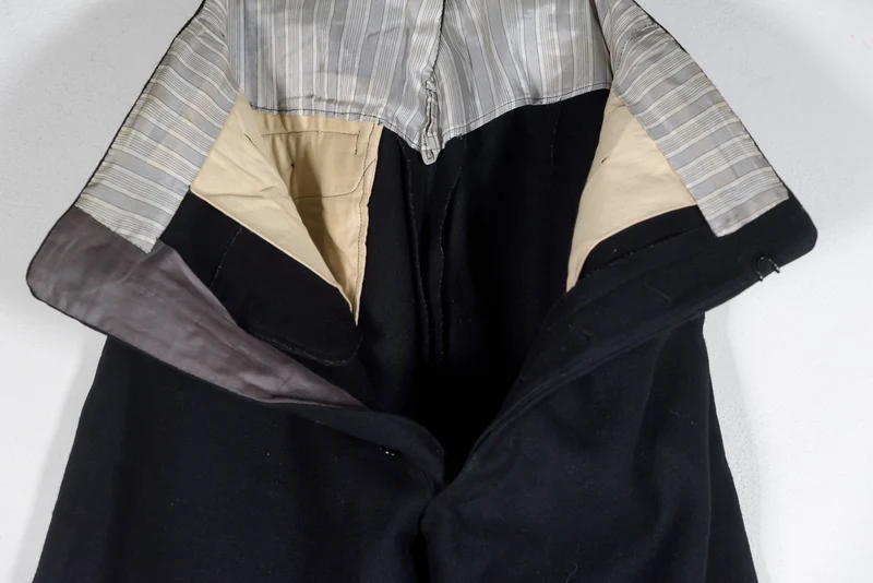 Schwarze paramilitärische Hosen aus dem Dritten Reich, 30er und 40er Jahre