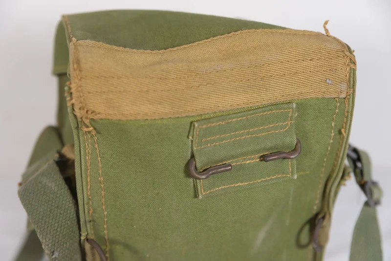 Gasmaskentasche der Royal Army aus dem Zweiten Weltkrieg