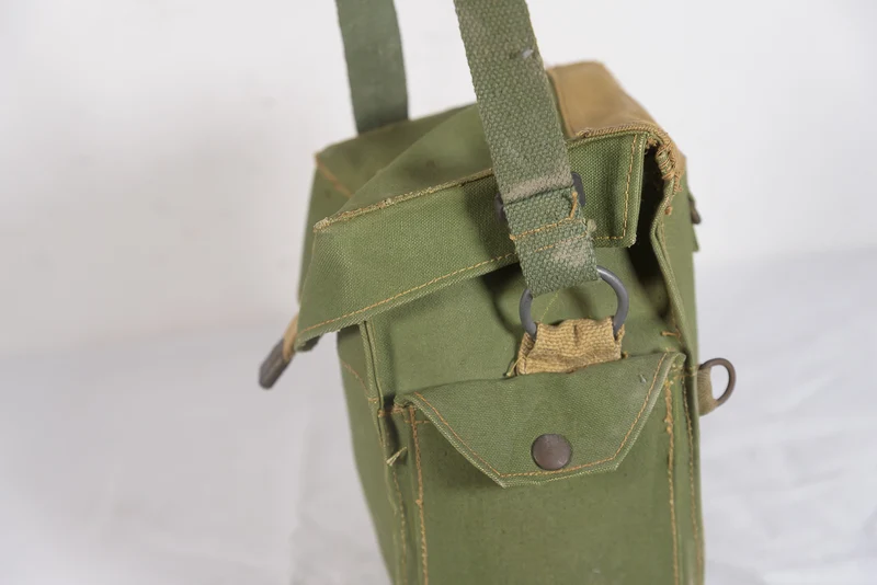 Gasmaskentasche der Royal Army aus dem Zweiten Weltkrieg