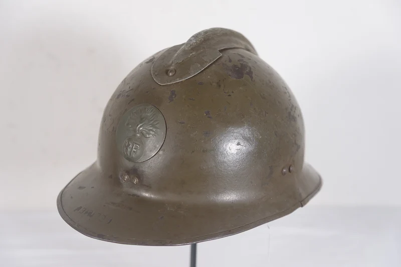 Französischer Infanteriehelm M.26 aus dem Zweiten Weltkrieg