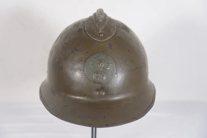 Französischer Infanteriehelm M.26 aus dem Zweiten Weltkrieg