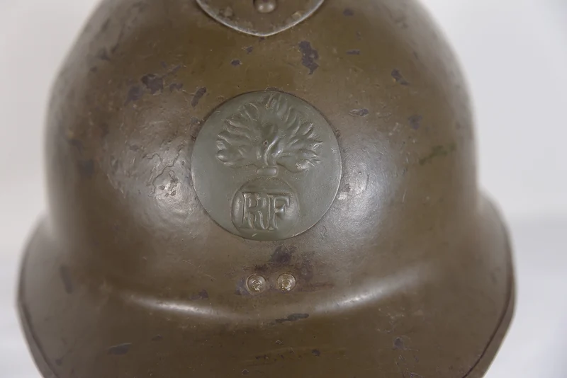 Französischer Infanteriehelm M.26 aus dem Zweiten Weltkrieg