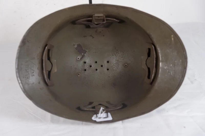 Französischer Infanteriehelm M.26 aus dem Zweiten Weltkrieg