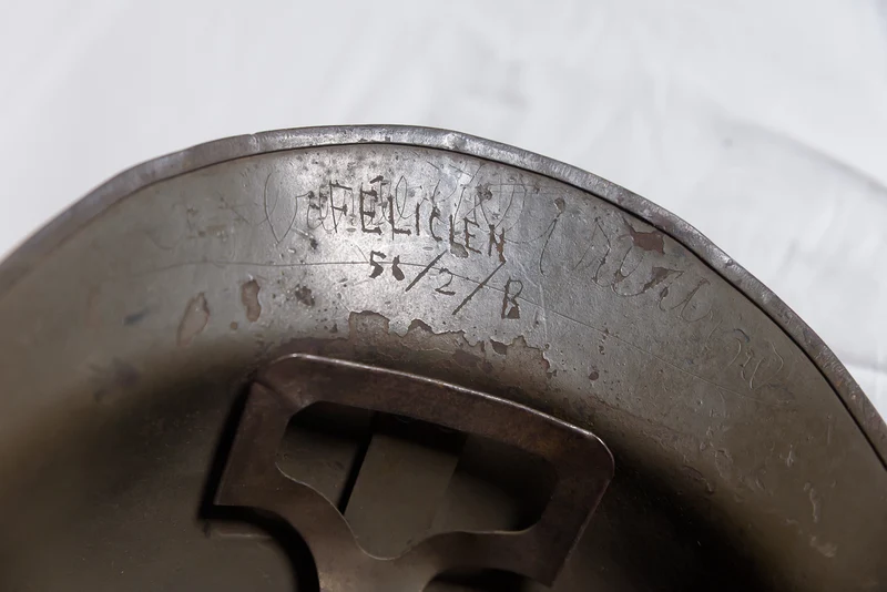 Französischer Infanteriehelm M.26 aus dem Zweiten Weltkrieg