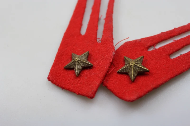 Ansteckfahnen des 6. „Aosta Lancers“-Regiments aus den 30er Jahren