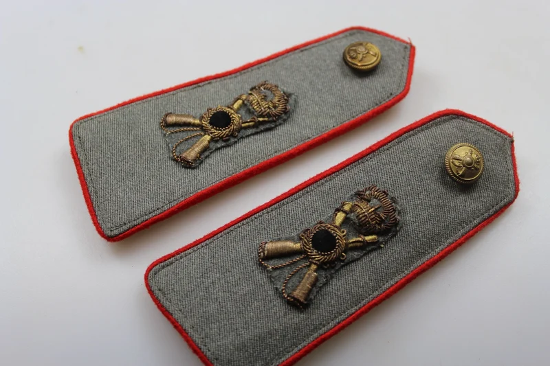 Paar Schulterriemen für Offiziere der Infanterie M.34 REI