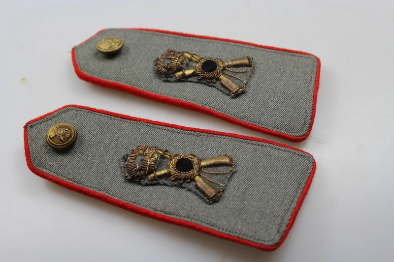 Paar Schulterriemen für Offiziere der Infanterie M.34 REI