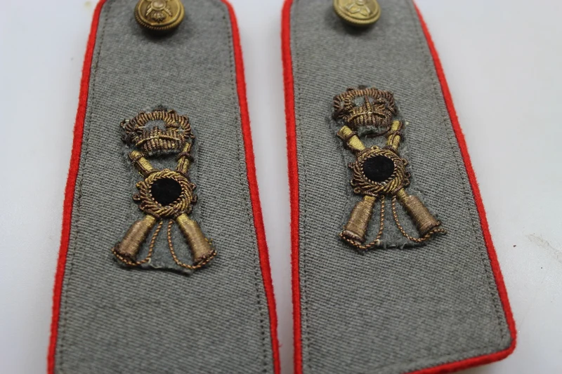 Paar Schulterriemen für Offiziere der Infanterie M.34 REI