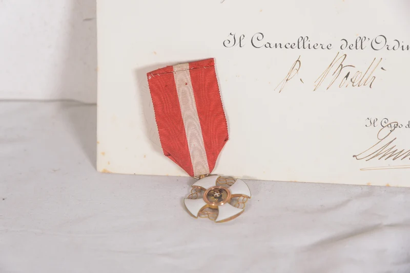 Ritterkreuz des Ordens der Krone von Italien mit Urkunde und Miniatur