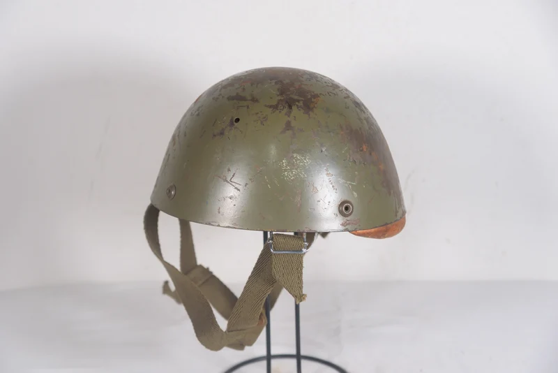 M.42/60 Helm für Fallschirmjäger der italienischen Armee