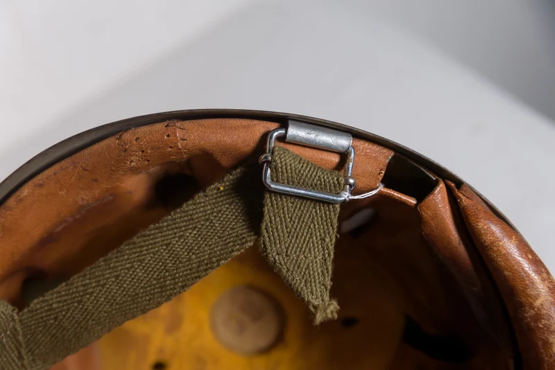 M.42/60 Helm für Fallschirmjäger der italienischen Armee