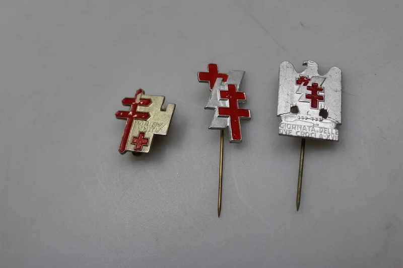 Nr. 3 Pin "Tag der zwei Kreuze"