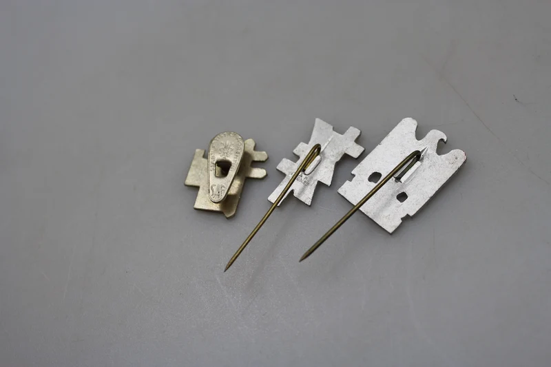 Nr. 3 Pin "Tag der zwei Kreuze"