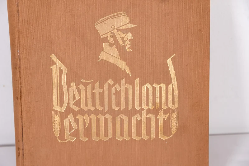 „Deutschland Erwacht“. Stickeralbum
