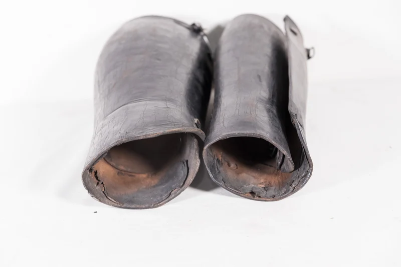Ein Paar Schienen-Leggings