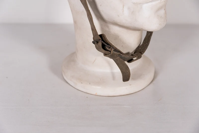 Italienischer M.33-Helm der Nachkriegszeit mit Fries