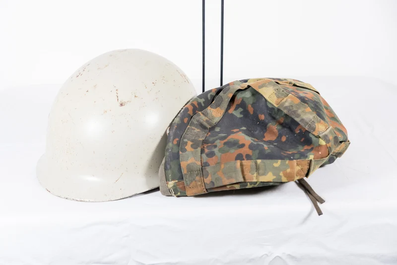 Fallschirmjägerhelm der Bundeswehr aus den 70er/80er Jahren
