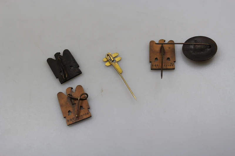 Nr. 5 Pin "Tag der zwei Kreuze"