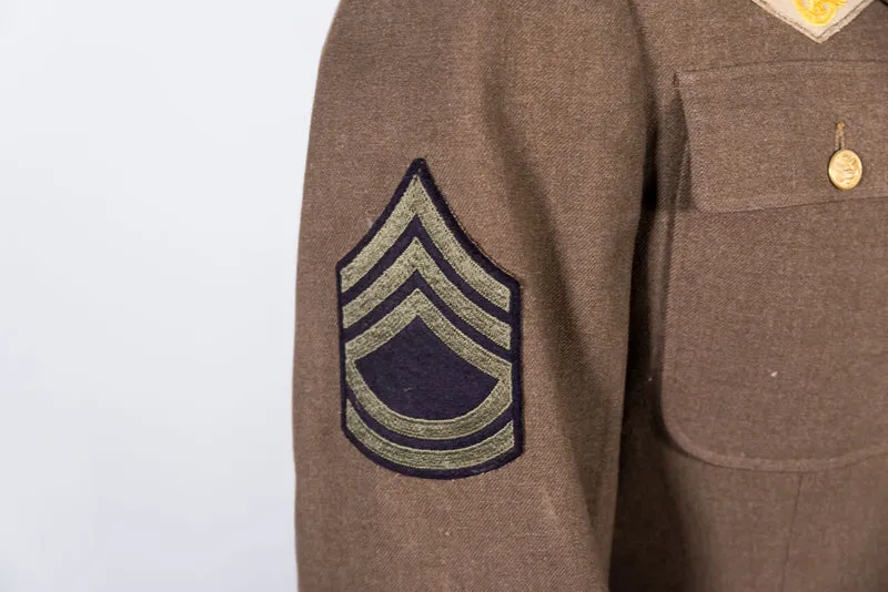 Dienstjacke mit vier Taschen aus dem 2. Weltkrieg