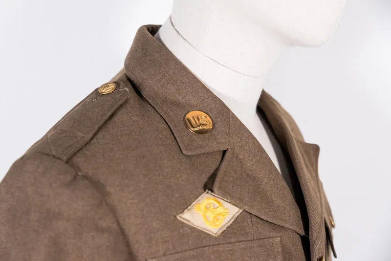 Dienstjacke mit vier Taschen aus dem 2. Weltkrieg