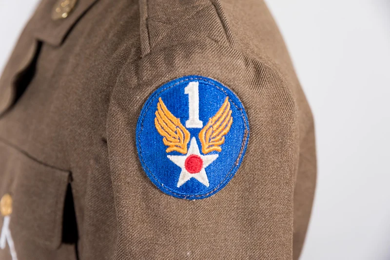 Dienstjacke mit vier Taschen aus dem 2. Weltkrieg