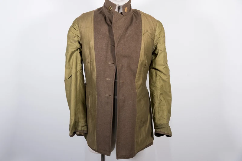 Dienstjacke mit vier Taschen aus dem 2. Weltkrieg