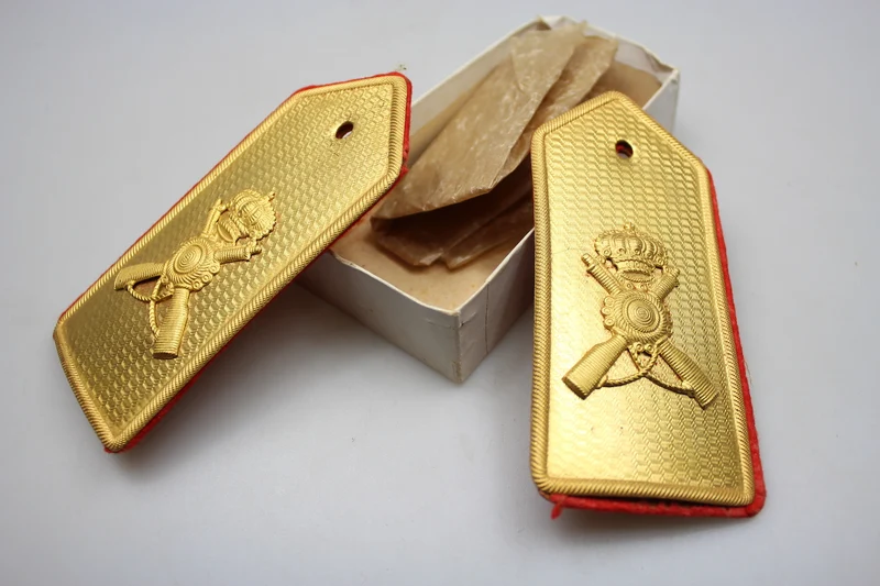 Schulterpolster M.34 mit goldener Platte