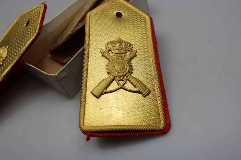 Schulterpolster M.34 mit goldener Platte