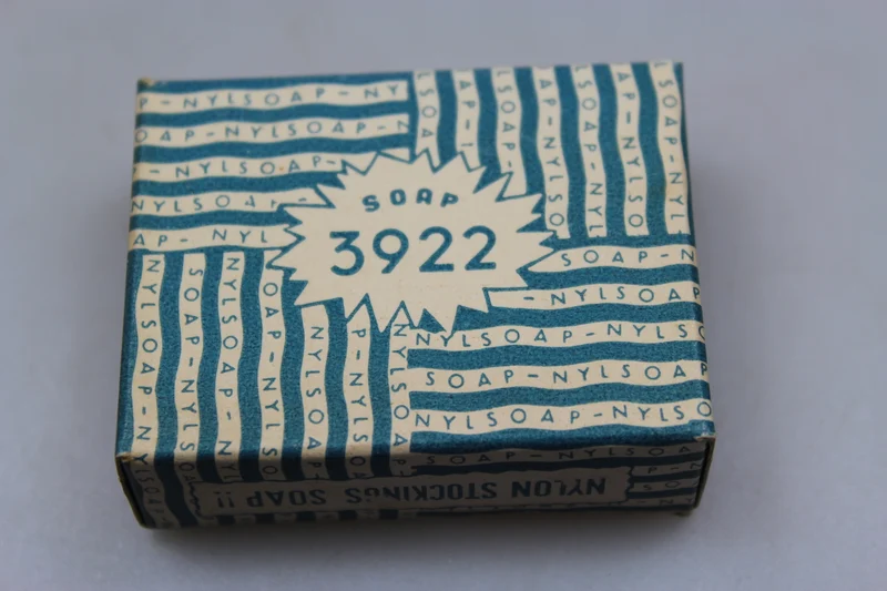 3922 - „Nylsoap“ US ARMY-Seife mit Anleitung in Englisch, Französisch und Italienisch