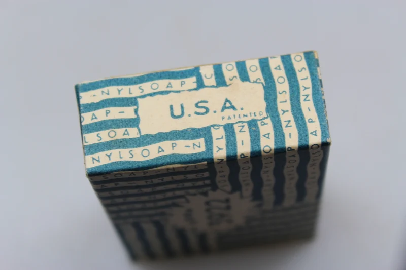 3922 - „Nylsoap“ US ARMY-Seife mit Anleitung in Englisch, Französisch und Italienisch