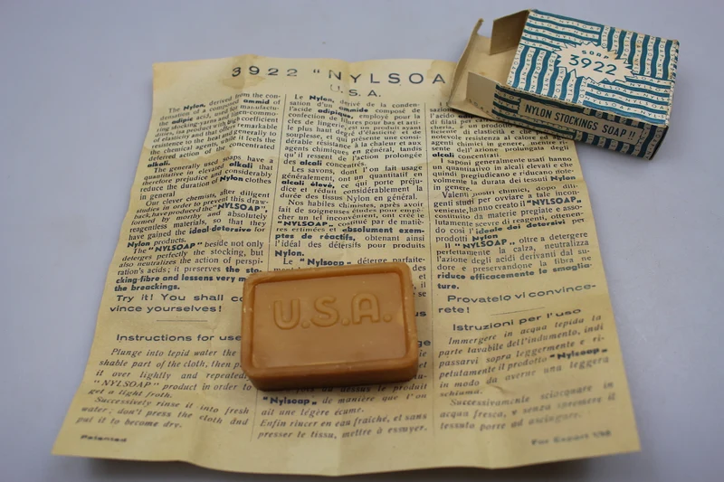 3922 - „Nylsoap“ US ARMY-Seife mit Anleitung in Englisch, Französisch und Italienisch