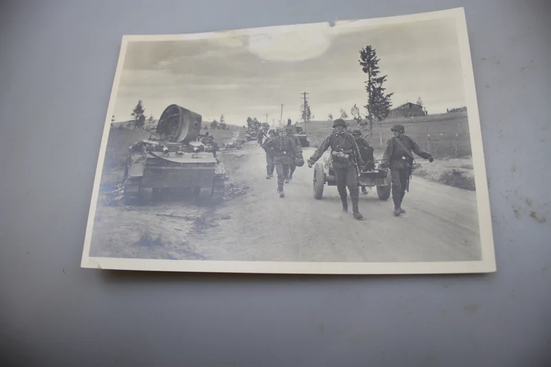 Nr. 7 Postkarten aus der Serie "Kampf der SS-Gebirgsdivision "NORD" in Karelien -"