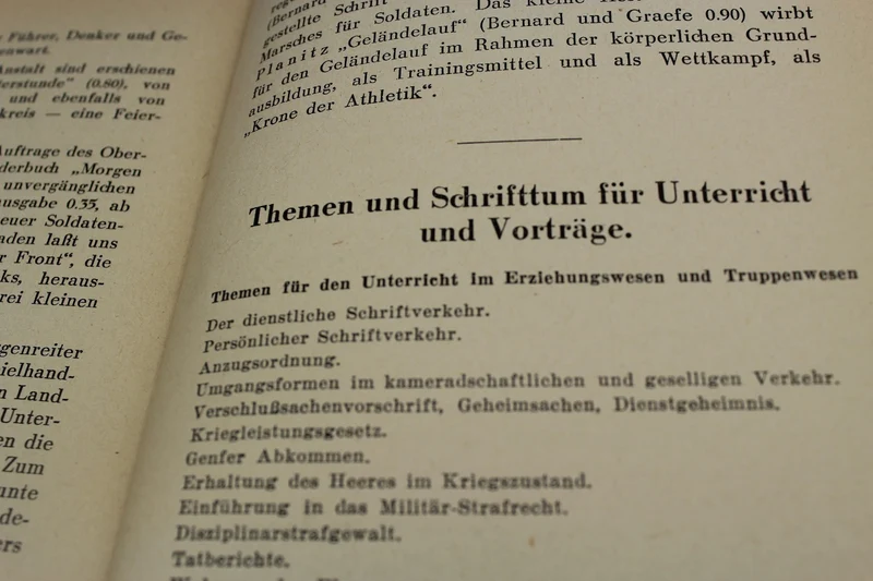 "Fachschifttum für den Artillerieoffizier" 1942