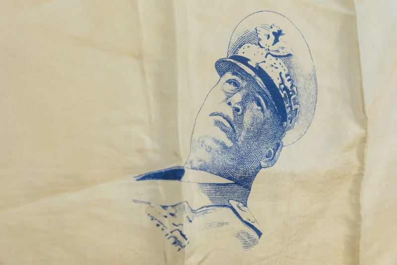 Benito Mussolini Seidenschal