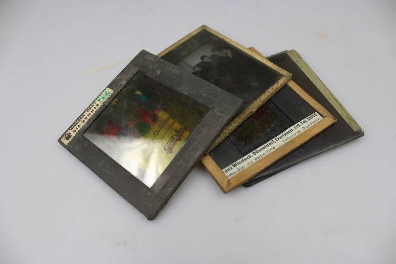 Postpaket mit 5 fotografischen Typenschildern