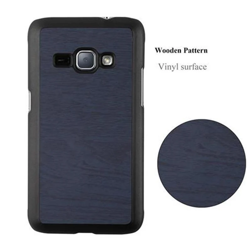 Cadorabo Hülle kompatibel mit Samsung Galaxy J1 2016 Hard Case Schutzhülle in Holz Optik gegen Kratzer und Stöße