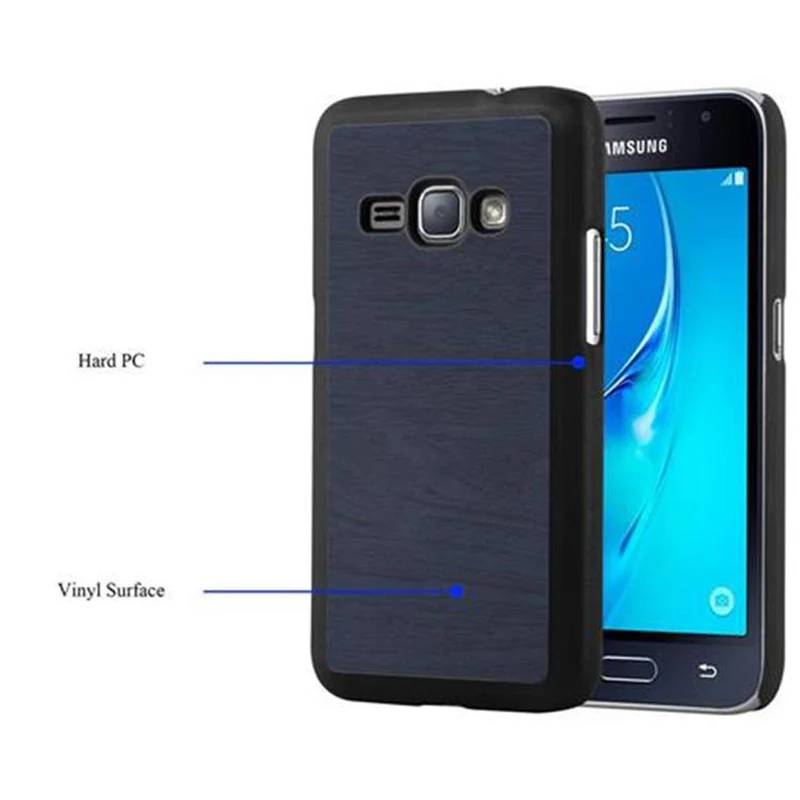 Cadorabo Hülle kompatibel mit Samsung Galaxy J1 2016 Hard Case Schutzhülle in Holz Optik gegen Kratzer und Stöße