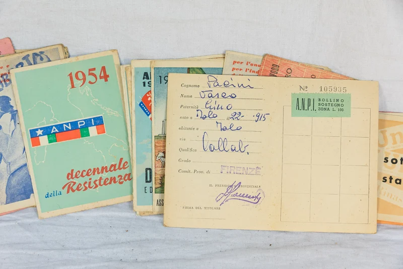 Papierblock einer Familie aus dem 2. Weltkrieg