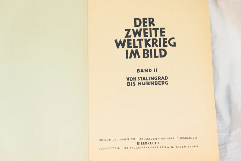 „Der Zweite Weltrieg im Bild“ Zwei Bände. Stickeralbum aus den 60er Jahren